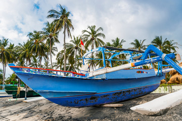 Naklejka na ściany i meble Fischerboot am Magsit beach in Sengiggi, Lombok