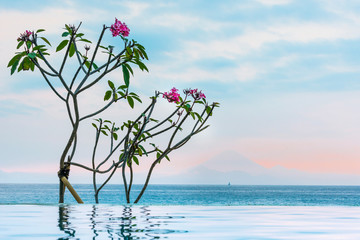 Blick von Lombok nach Bali zum Sonnenuntergang, Idonesien