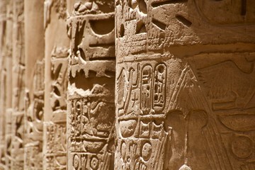 hieroglyphics on egyptian temple wall