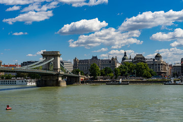 Obraz premium Szechenyi Chain Bridge in Budapest, Hungary.