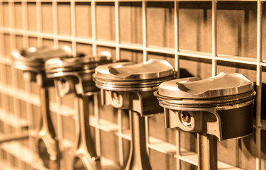 pistoni e biella di auto sportiva