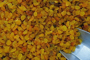 Dried sultana raisins in bulk