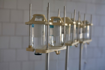 Bottles for carrying out infusion therapy in the manipulation
