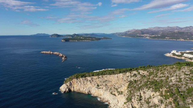 Volando sobre acantilados y viendo islas dese el drone 