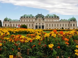 Fototapeta na wymiar belvedere palace in vienna austria
