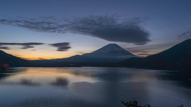 Sunrise at Lake Motusko in winter