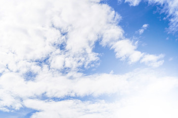 Obraz premium Blue sky with cloud bright The background at Thailand border, Malaysia, tropical area.