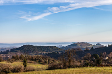 Ayen (Corrèze, France) - Puy d'Ayen - Vue depuis la table d'orientation en direction d'Yssandon