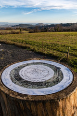 Ayen (Corrèze, France) - Puy d'Ayen - Vue depuis la table d'orientation en direction d'Yssandon