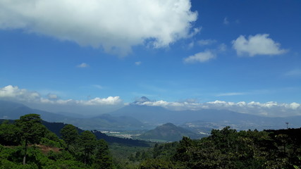 Volcanes y Lagos