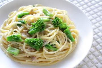 緑の野菜の菜の花の春パスタ