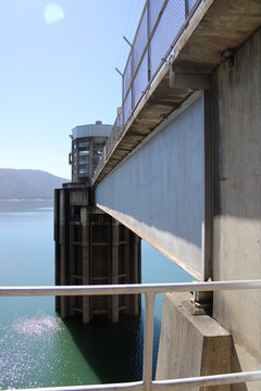 Lake Eildon, Outlet tower for power station supply or Irrigation outlet.