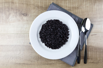 Riceberry in a white ceramic dish.