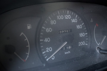 Fototapeta premium speedometer old and dusty dashboard