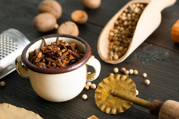 Dessert spices on black