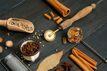 Dessert spices on black