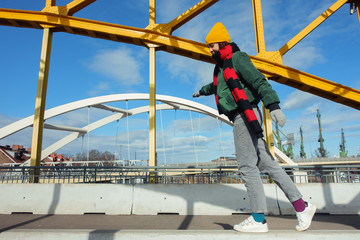 Fototapeta premium Girl walking in the city