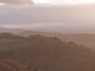 Abenddämmerung im Gebirge