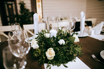 wedding table decoration with flowers