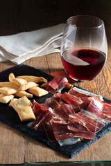 Jamón iberico y vino