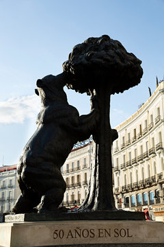 Escultura del oso y el madroño en Madrid.