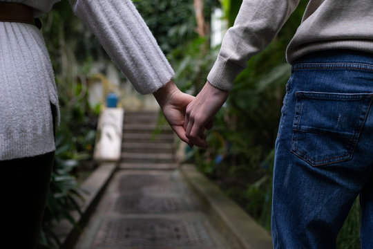 manos de unos enamorados