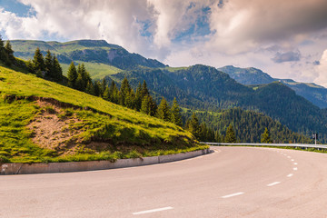 Asphalt road that passes through the Bucegi mountains