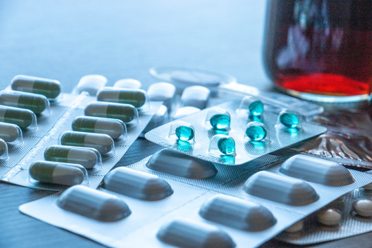 M&eacute;dicaments en comprim&eacute;s et g&eacute;lules