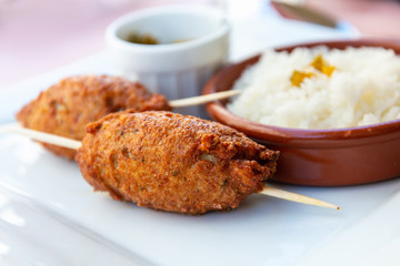 Fresh Chicken skewers with rice