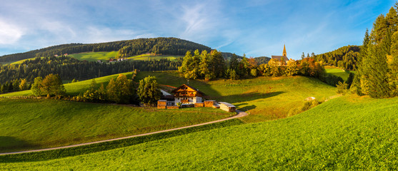 Obraz premium The mountain village Santa Maddalena in Funes valley (IT)