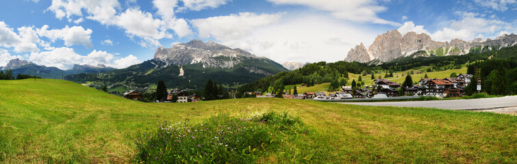 Fototapeta na wymiar Cortina d'Ampezzo valley with the Cristallo mountains Group. Sexten Dolomites, Belluno. Italy.