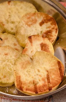 Batata-doce assada. Alimentos, comida, carboidratos, dieta.
