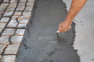 Pavement or terrace making, using recycling materials