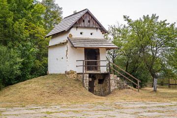drewniane budownictwo wiejskie w skansenie © Henryk Niestrój
