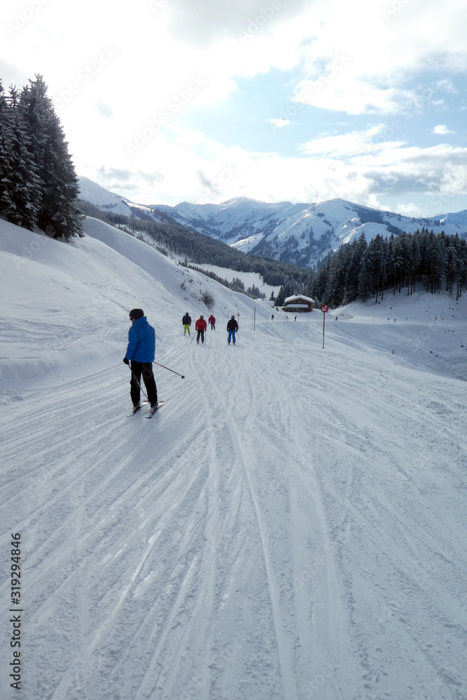 Wall mural skiabfahrt von der steinbockalm nach maria alm