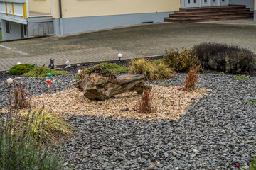 Vorgartengestaltung mit Steinen