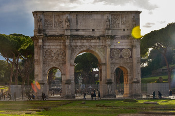 Fototapeta na wymiar The Arc de Triomphe of Constantine on the Palatine Hill