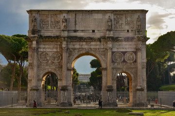 Fototapeta na wymiar The Arc de Triomphe of Constantine on the Palatine Hill