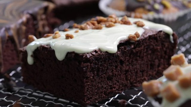 Kuchen garnieren garnishing cake