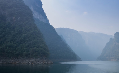 View at Yangtze river for the traveler along with the three gorges area,