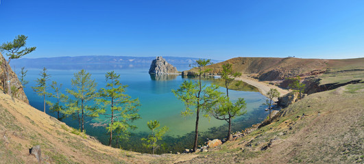 Jezioro Bajkał - skała szamanka, Rosja - obrazy, fototapety, plakaty