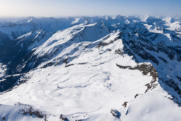 Fototapeta na wymiar empty ski slopes - economic crisis in the Alps - Austria, Italy