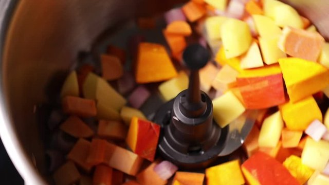 Gem&uuml;se im Mixer