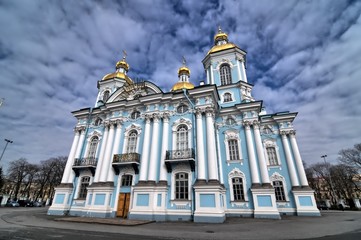 Fototapeta na wymiar St. Nicholas Naval Cathedral in Saint Petersburg.