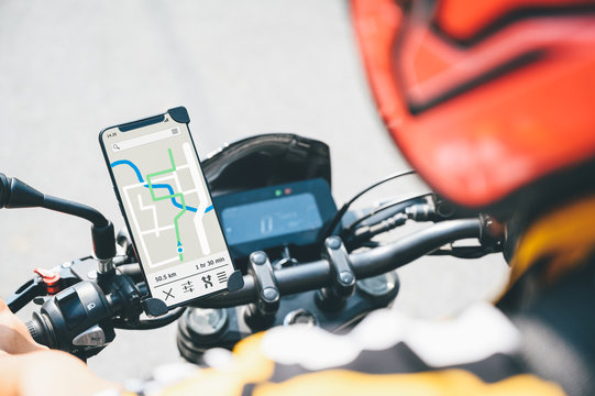 GPS APP Screen Smartphone Installed At Motorcycle Handle Bar For Navigator.