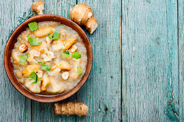 Creamy Jerusalem artichoke soup