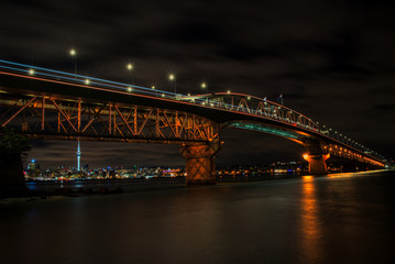 Fototapeta na wymiar Auckland Harbour Bridge