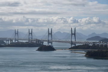 Naklejka premium 日本の岡山県倉敷市瀬戸大橋