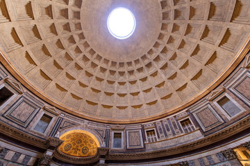Fototapeta na wymiar pantheon in rome, hole in the ceiling of the dome of the monument of ancient rome. tourism in rome in italy