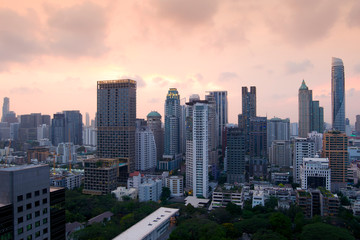 Fototapeta premium Bangkok city scape with famous landmark down town at dusk.